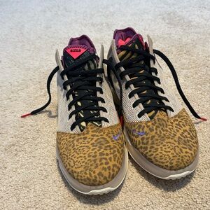 Lebron 19 safari’s